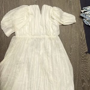 DO+BE white pleated dress size small